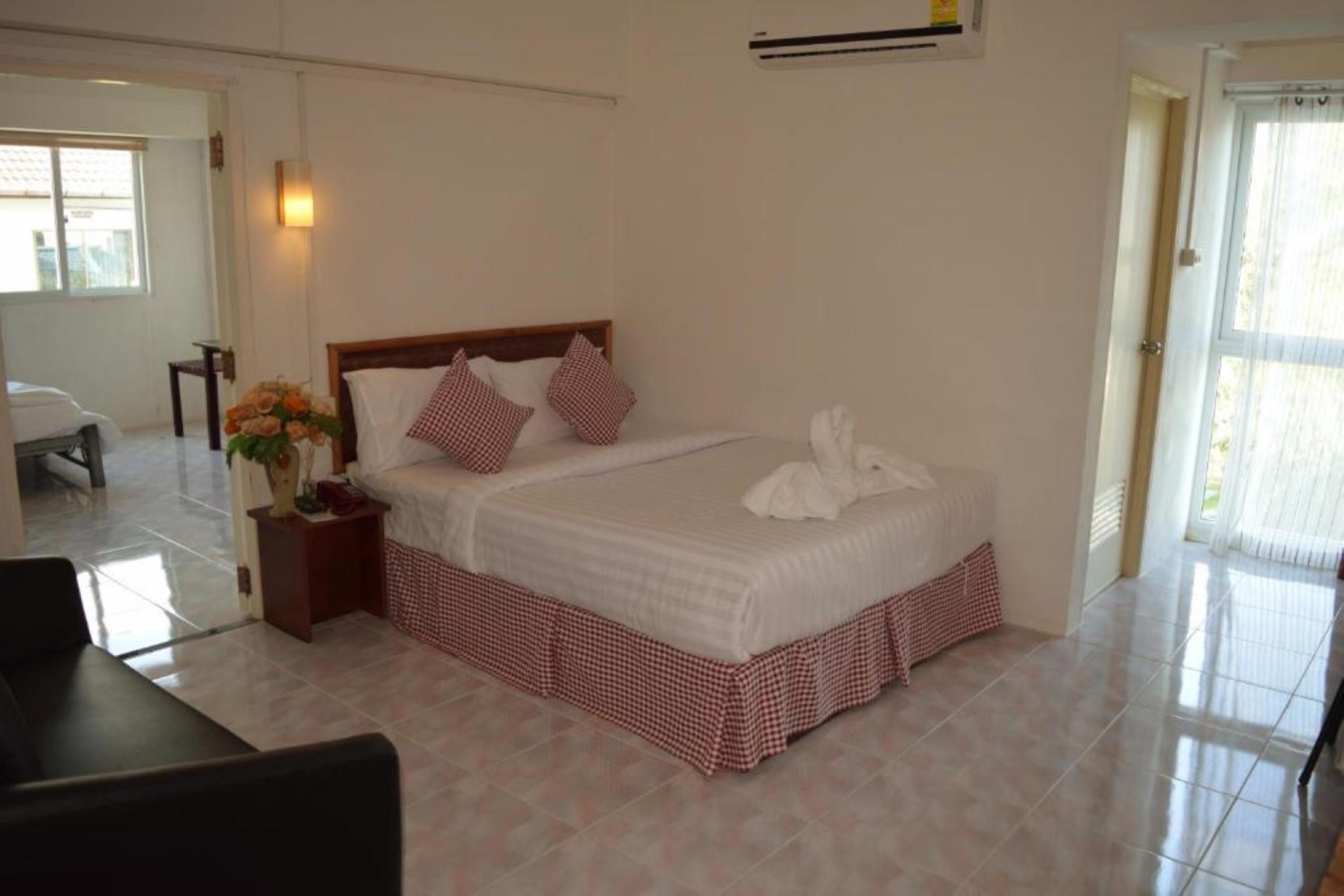 Hotel De Ratt Phuket Exterior foto