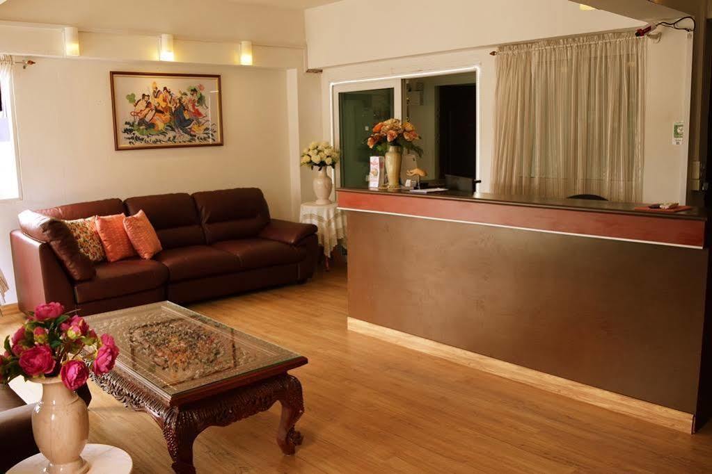 Hotel De Ratt Phuket Exterior foto