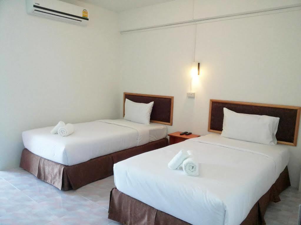 Hotel De Ratt Phuket Exterior foto